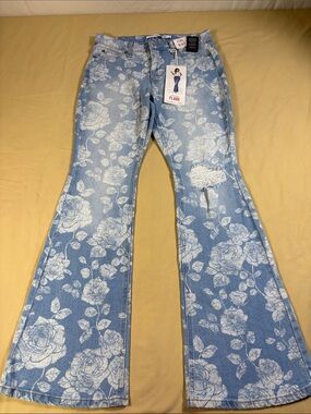 NWT Celebrity Pink Womens‎ Mid-Rise Flare Floral Print Distressed Bleached Jeans